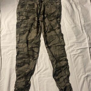 SO Camouflage Patterned Pants